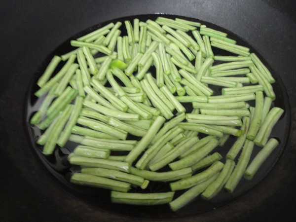 Cowpeas with Sesame Sauce recipe