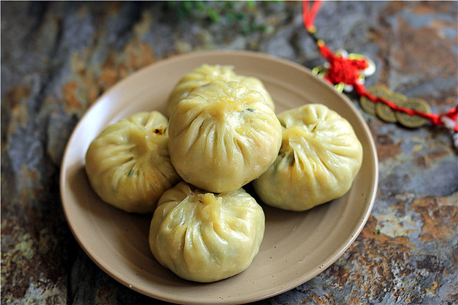 Steamed Noodles with Carotene Buns recipe