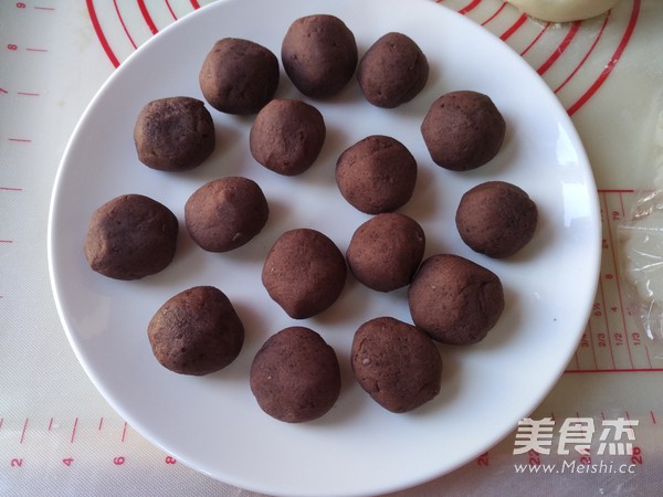 Colorful Snowy Moon Cakes recipe