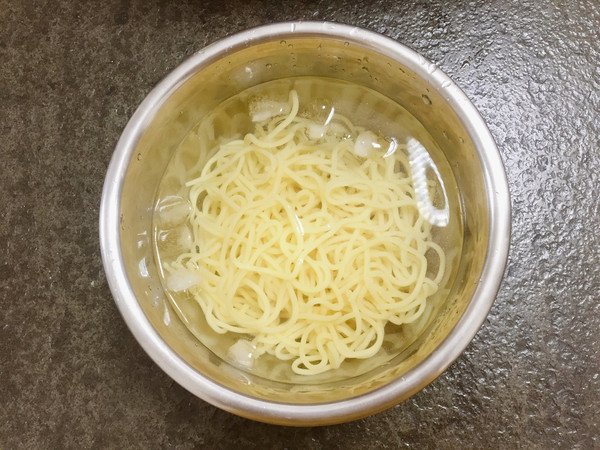 Unique Stir-fried Ramen with Beef and Beef in Oyster Sauce recipe