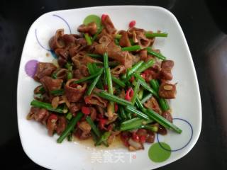 Stir-fried Pork Intestine with Chives recipe