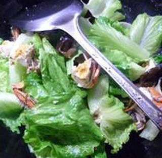 Stir-fried Lettuce with Black Fungus and Hairy Crab recipe