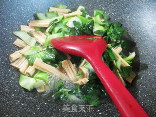 Stir-fried Vegetables with Salted Duck Egg and Yuba recipe