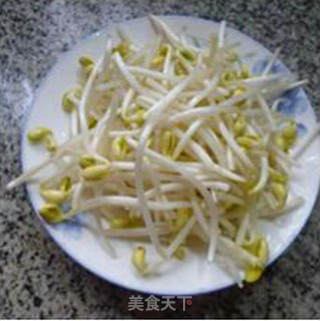 Stir-fried Bean Sprouts with Small Oil Tofu recipe