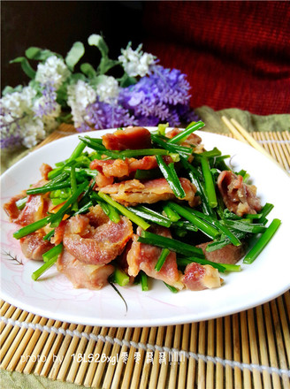 Stir-fried Pork with Leek Moss recipe