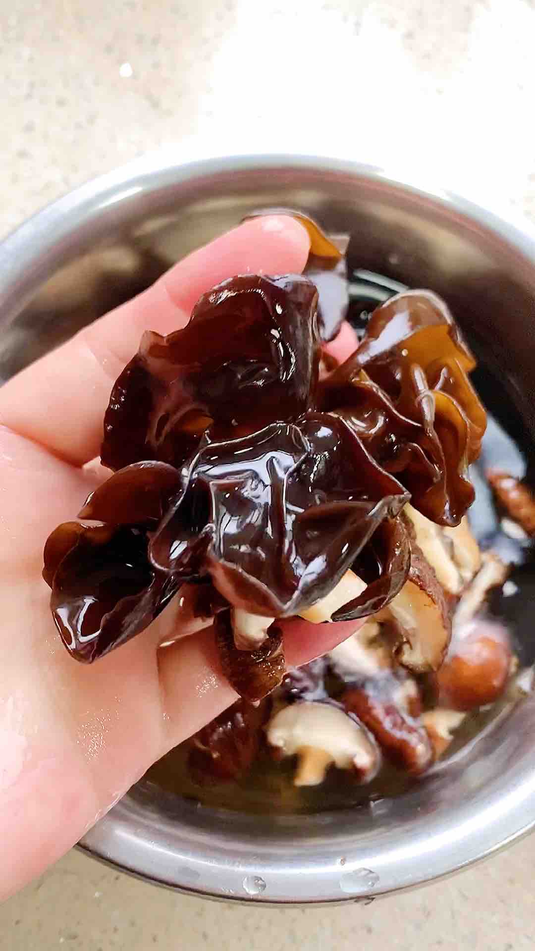 Fried Fungus with Spiced Dried Beans recipe