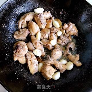 Braised Chicken Nuggets with Garlic recipe