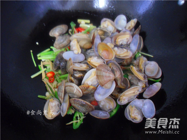 Spicy Popped Clams recipe