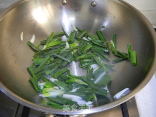 Stir-fried Pork Blood with Green Garlic recipe