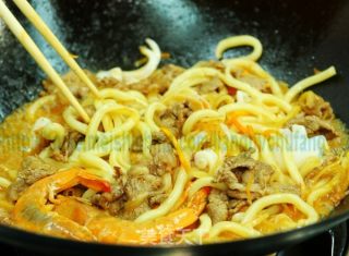 Stir-fried Three Fresh Udon recipe