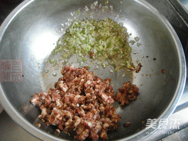 Pork Buns with Hazel Mushrooms and Cabbage recipe