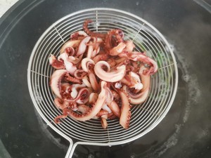 The Cumin Squid Beard with Super Rice is Spicy and Tender, and It is Better Than Barbecue recipe