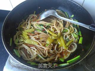 Stir-fried Rice Noodles with Pickled Peppers and Rape recipe
