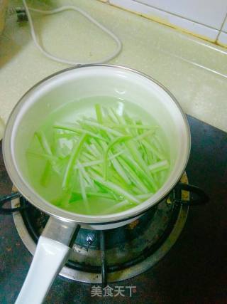 Celery Mixed with Fragrant Dried recipe