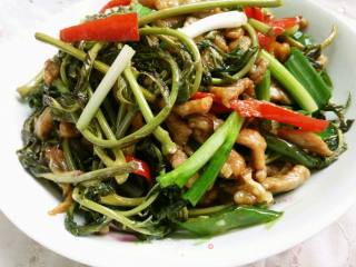 Stir-fried Shredded Pork with Spring Sprouts recipe