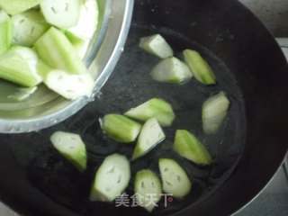 Garlic Loofah recipe