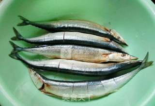 Fried and Braised Saury recipe