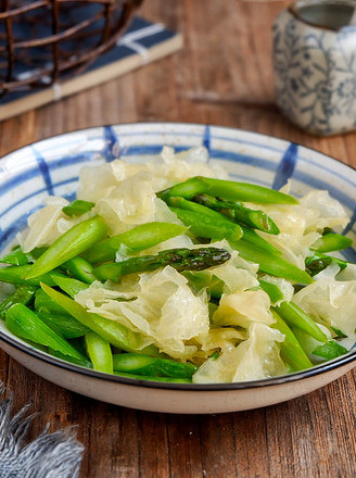 Stir-fried Tremella with Asparagus recipe