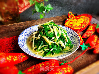 Stir-fried Shredded Bamboo Shoots with Leek recipe
