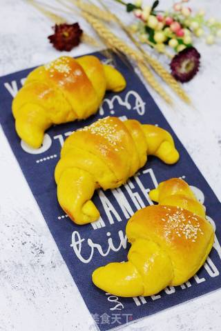 Whole Wheat Pumpkin Croissants recipe