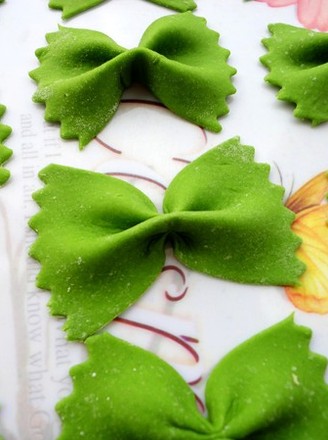 Emerald Butterfly Noodle