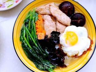 Rice Noodles with Spinach, Mushroom and Chicken Soup recipe