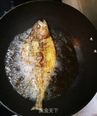 Sweet and Sour Yellow Croaker recipe