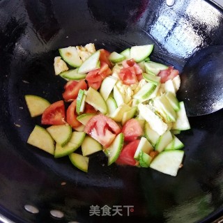 Scrambled Eggs with Tomato and Zucchini recipe