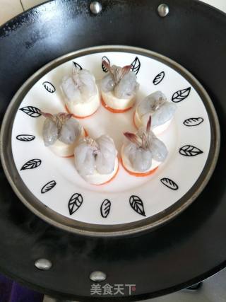 Three Shrimp Worshiping The Moon recipe