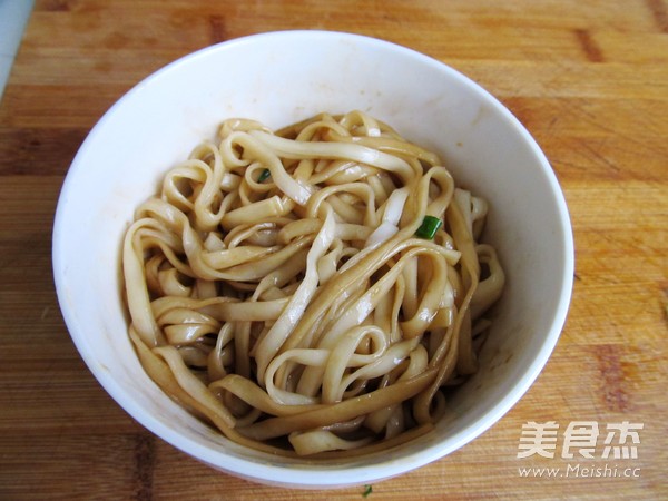 Soy Sauce Noodles with Diced Kohlrabi recipe