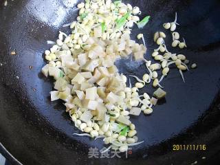 Stir-fried Mustard with Soy Sprouts recipe