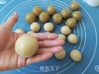 #新良第一节烤大赛# Cantonese-style Lotus Seed Paste Moon Cake recipe