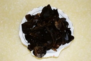 Scrambled Eggs with Fungus recipe