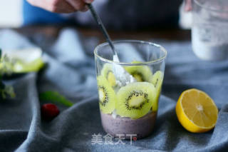 Kiwi Smoothie that is So Cute that I Want to Eat It in One Bite recipe