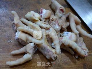 Grilled Bamboo Shoots with Chicken Feet recipe