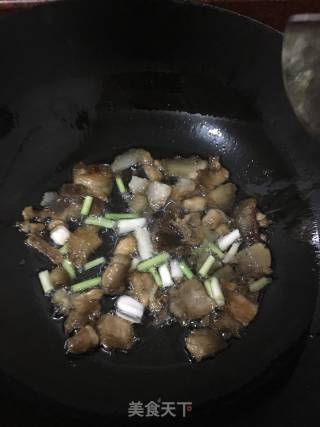 Stir-fried Vegetable Stem with Oil Dregs recipe