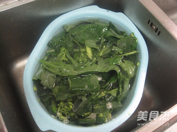 Cantonese Sausage Stir-fried Kale recipe