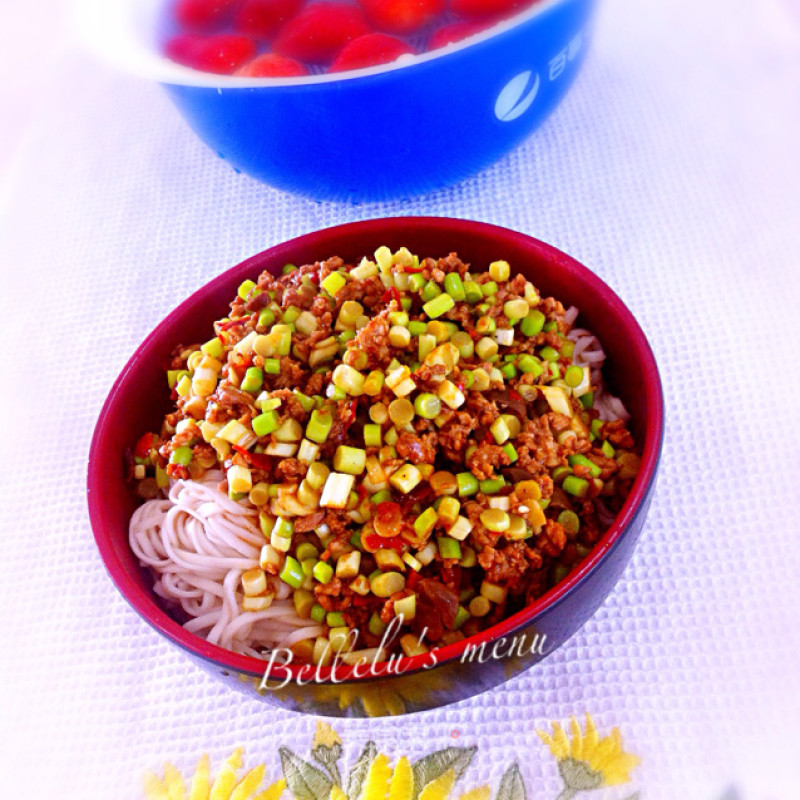 Noodles with Garlic and Minced Pork recipe