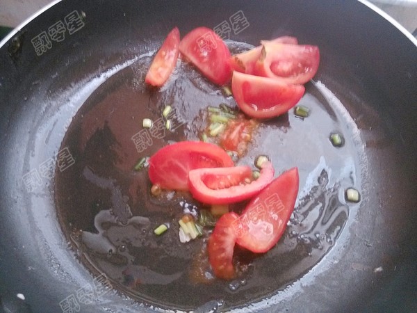 Tomato Fungus Seaweed Soup recipe