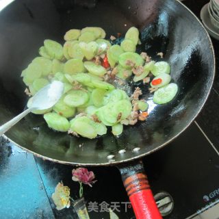 Fish-flavored Minced Pork and Cucumber recipe