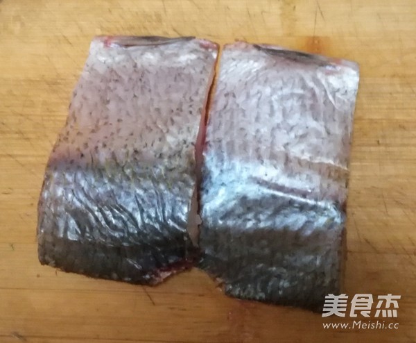 Ruowei Dry Fried Bream Middle Section recipe