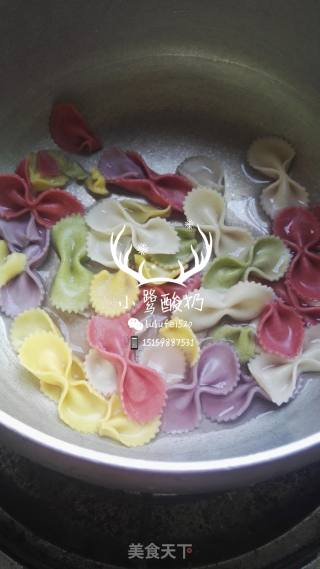 Nutritious Breakfast: Egg Butterfly Noodles recipe