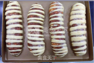 Red Bean Paste Caterpillar Bread recipe