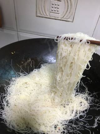 Stir-fried Bee Hoon with Beef Brisket recipe