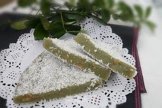 Green Tea Walnut Cake recipe