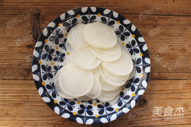 Pickled Radish Slices in Vinegar recipe