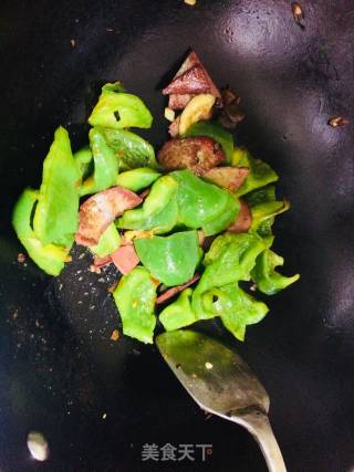 #家常菜# Stir-fried Liver with Green Pepper recipe