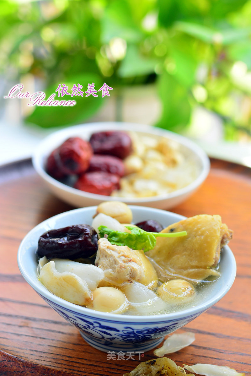 Autumn and Winter Moisturizing--【lotus Seed and Lily Pot Chicken Soup】