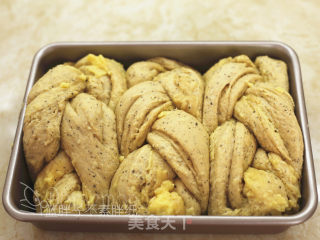Earl Grey Black Tea Milk Crisp Braid Bun recipe