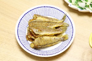 Pan Fried Small Yellow Croaker recipe